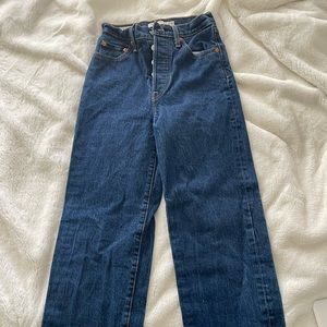 Levi Blue Ribcage Straight - Size 25
